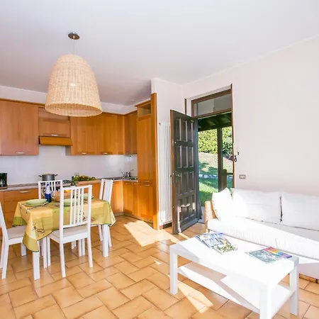Sleeps 6 레노