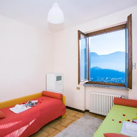 Sleeps 6 * Lenno